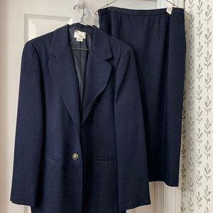 Koret Size 12 two piece navy blue classic two piece suit